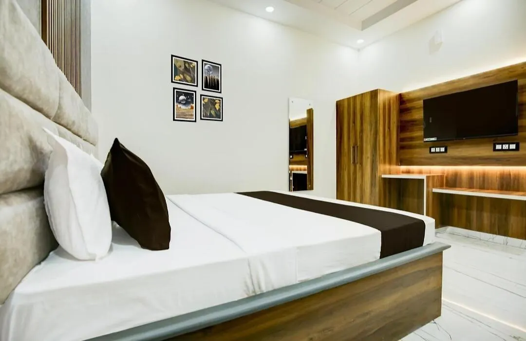 Hotel Platinum Zirakpur